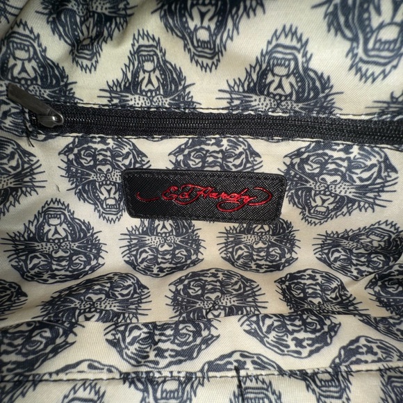 Ed Hardy White Tattoo Print Shoulder Bag with Crossbody Strap - Picture 8 of 9